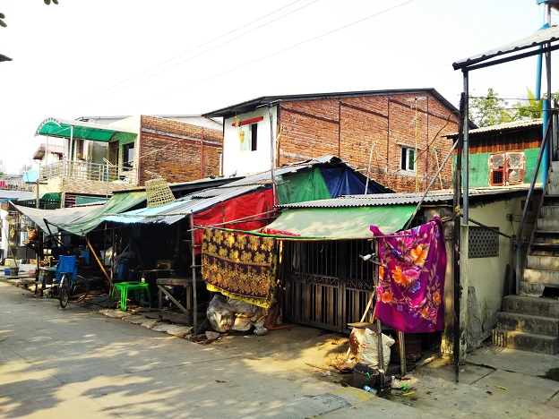 ヤンゴンミャンマー人の家