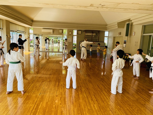 元同じ勤務先の同僚で中学時代の友達の子供が２名稽古を体験