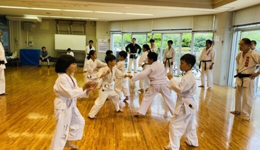 師範の指導のもと来週の昇級昇段審査に向けた最後の稽古を