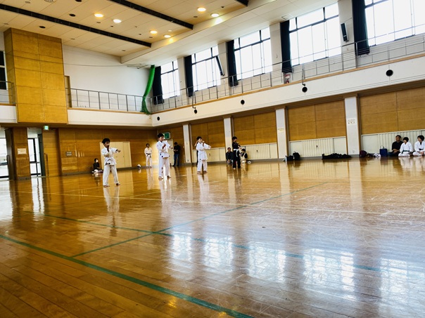令和7年5月段級位審査が三木町農村環境改善センターで行われる