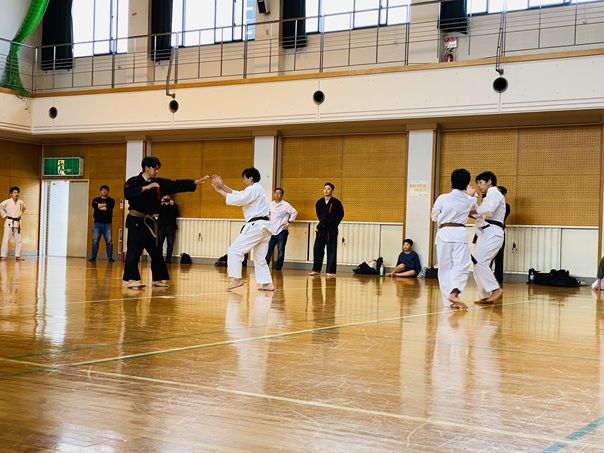一般の部組手