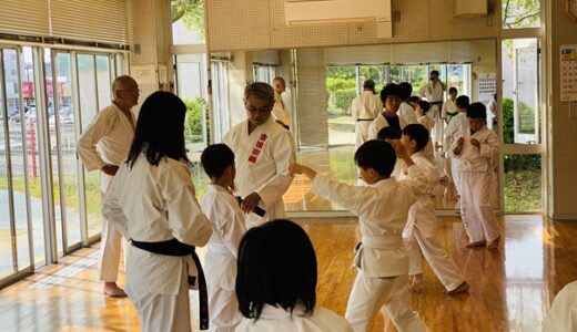 大人の女性1名とお子さんが4名体験と大会に向けた稽古