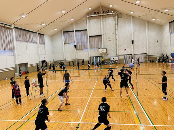丸亀市主催の男女混合のソフトバレーボールの大会