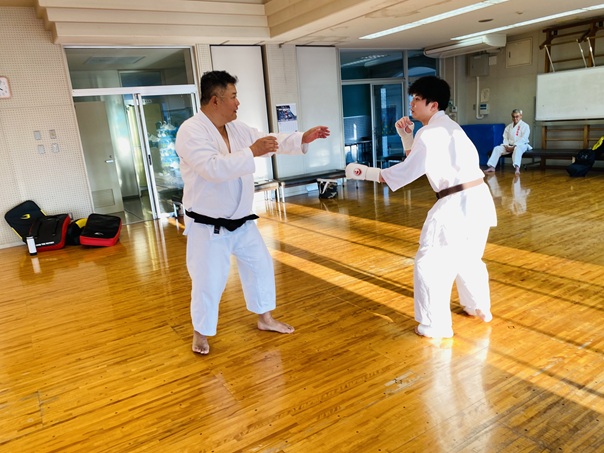 加藤さんと長男の組手